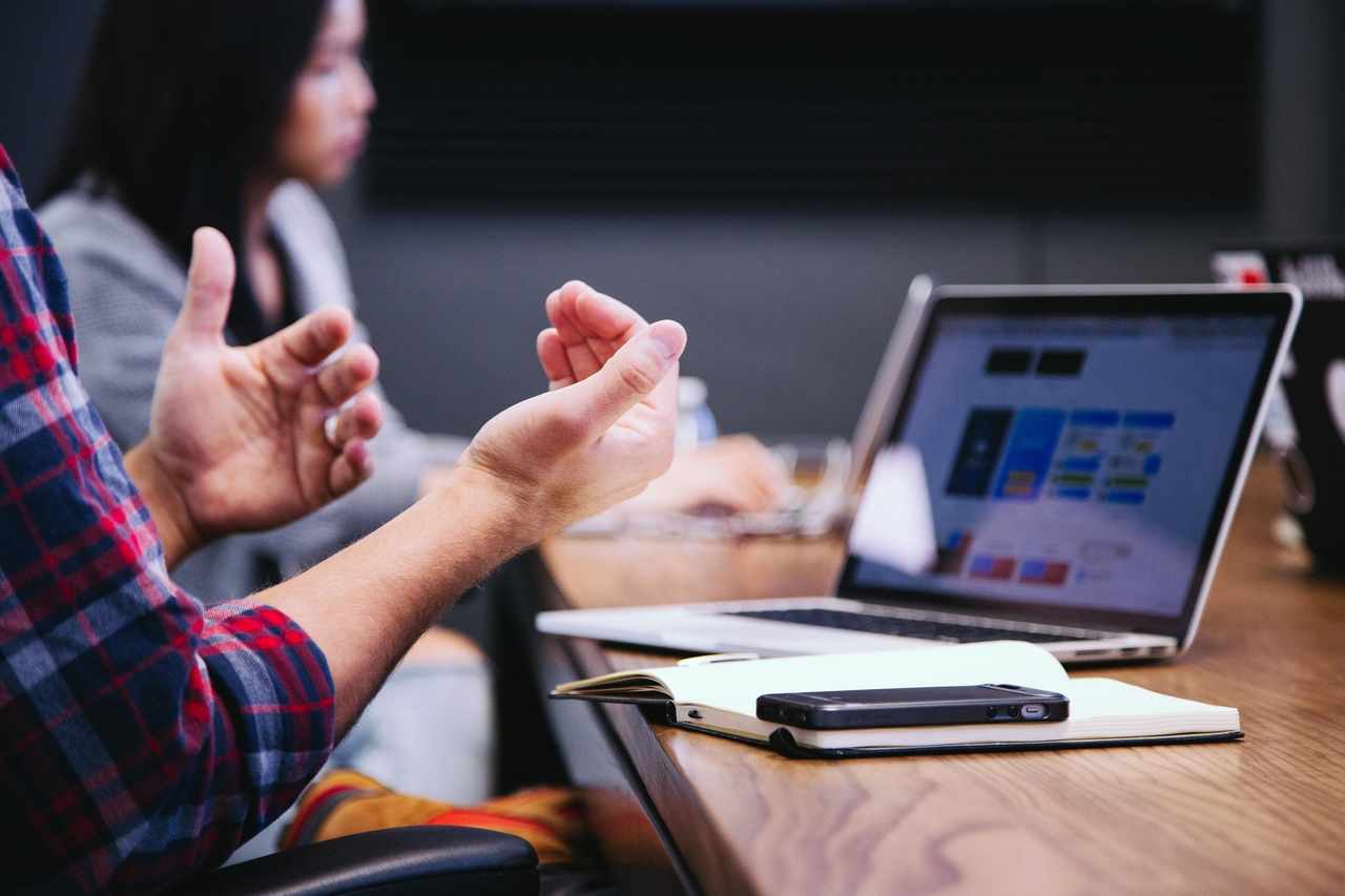 Hands of someone gesticulating while he is speaking